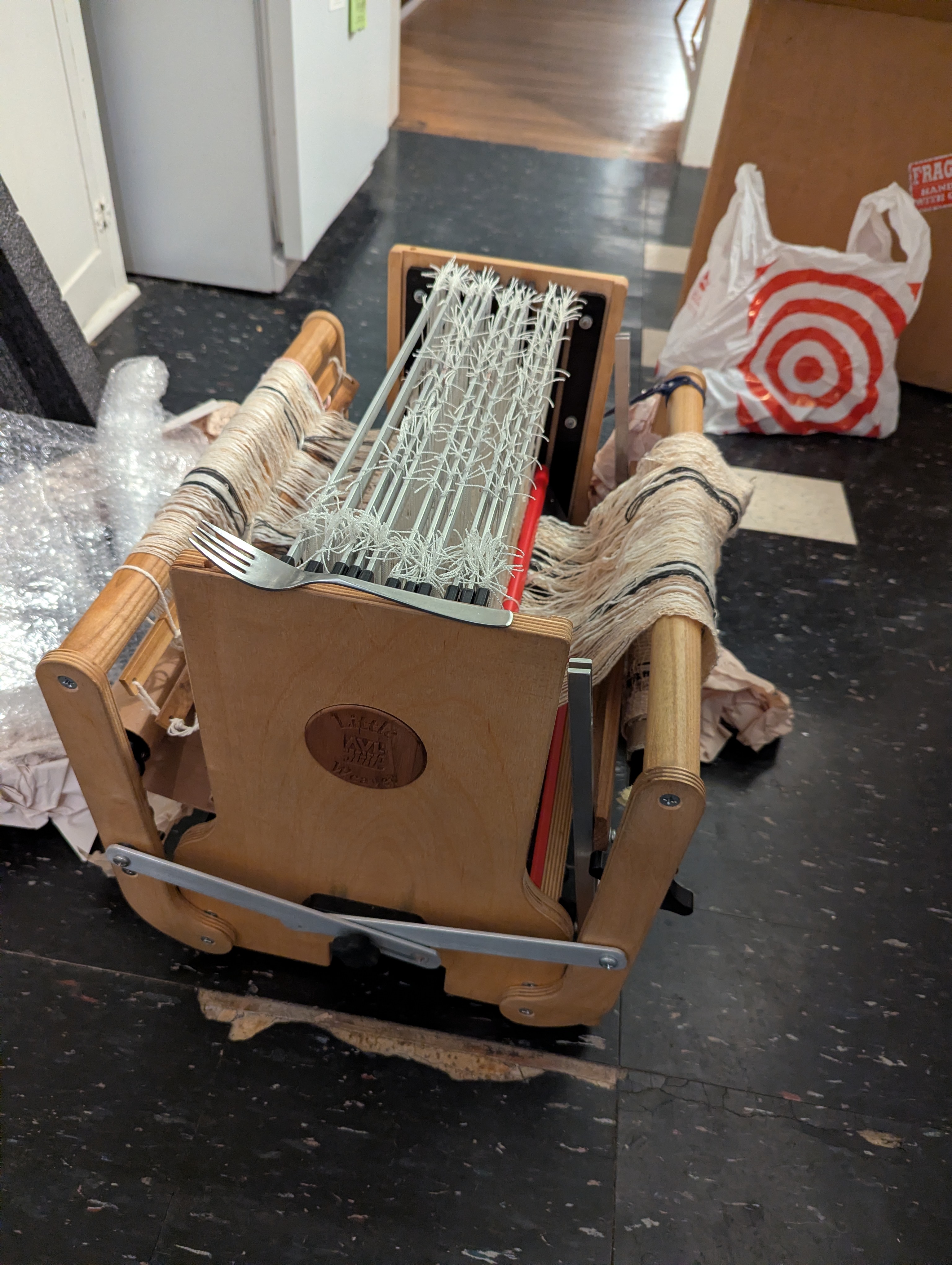 16 Harnesses Compact Computerized Table Loom